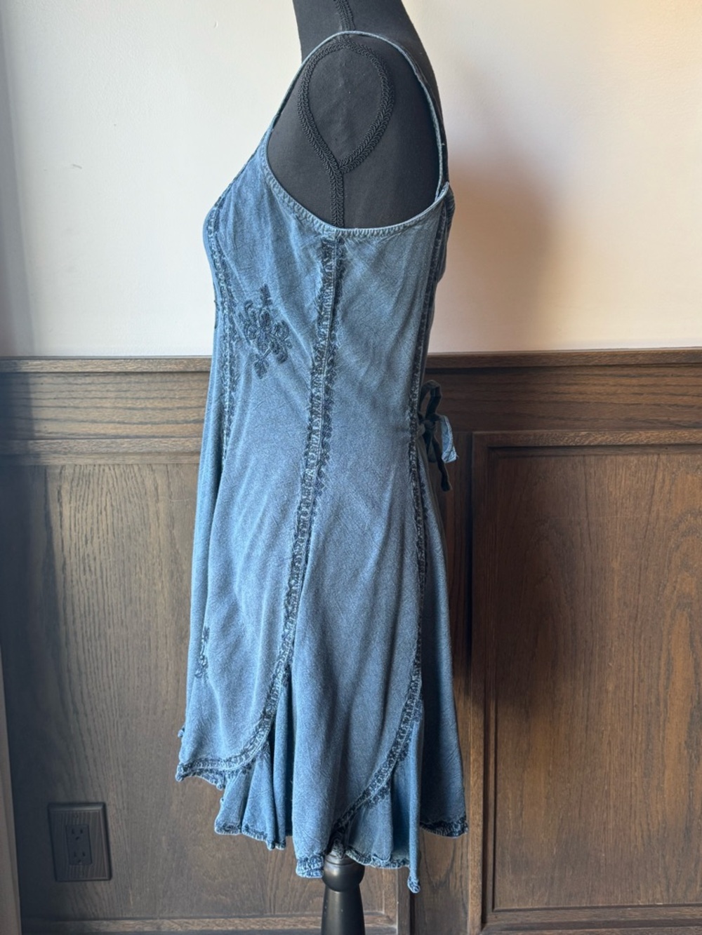 Braja Exclusives boho hippie Washed Denim-Look Embroidered Sundress 17.5 Ptp - Picture 3 of 8